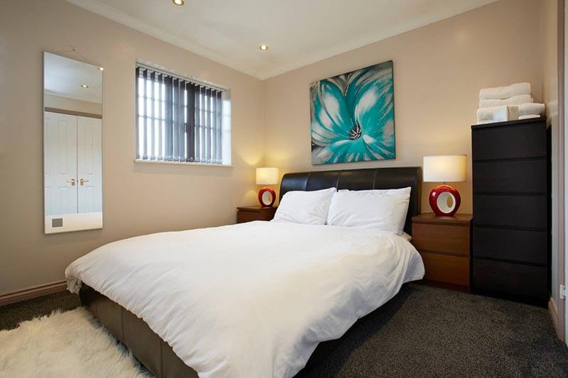 Leeds serviced accommodation, Leeds holiday let, serviced apartments Leeds, Leeds rental property